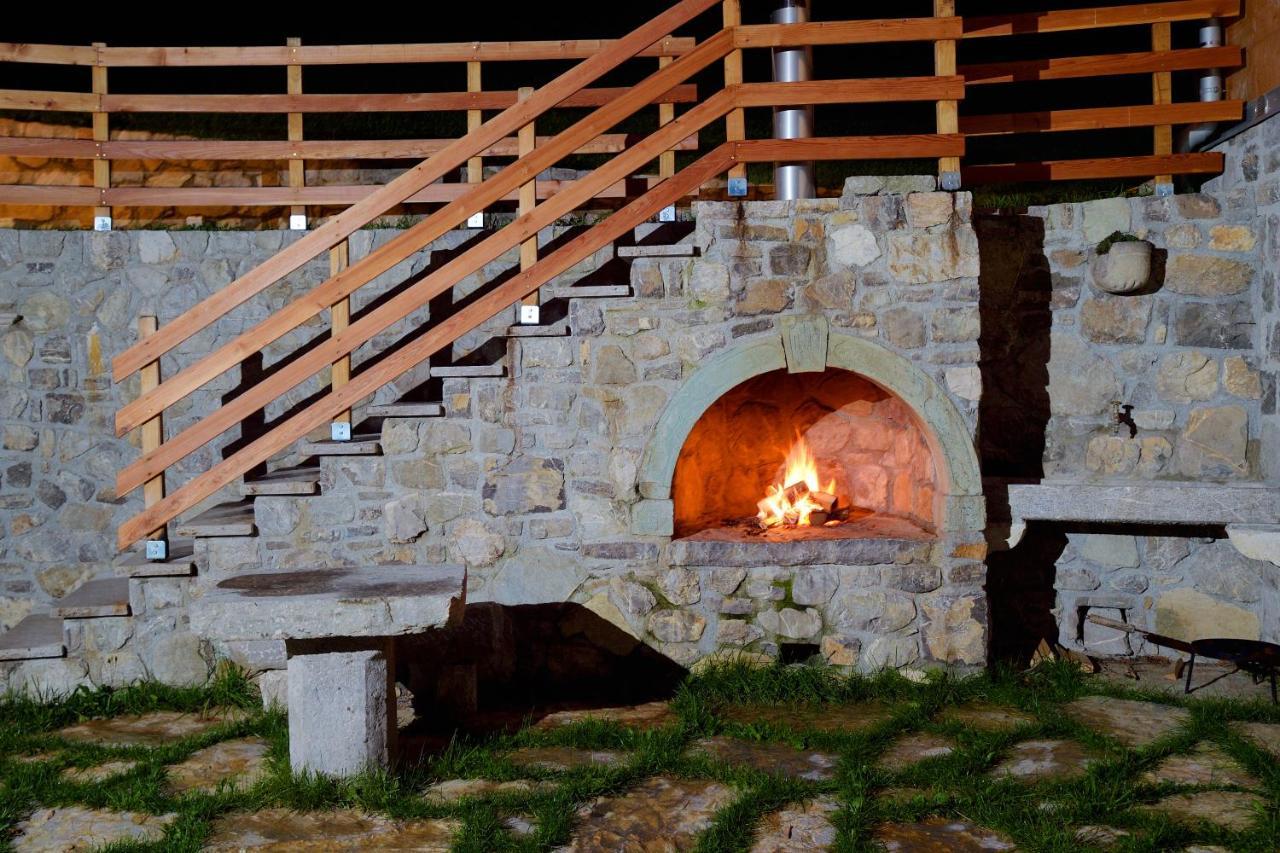 Granaries Pear & Walnut Villa Толмин Екстериор снимка